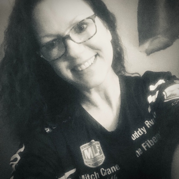 🌻 Welcome to my closet. 🌻 - Picture 4 of 16